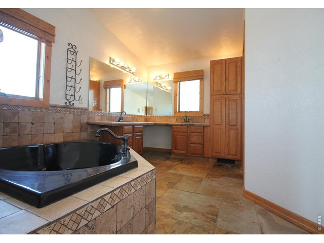 Property Photo 31 Primary bath