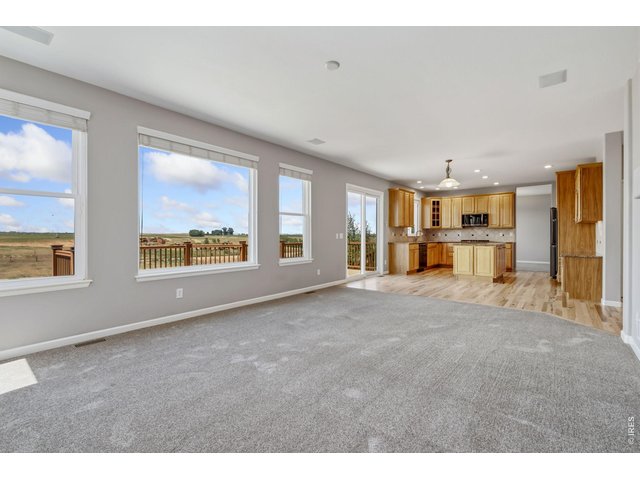 Property Photo 12 9ft Ceilings!