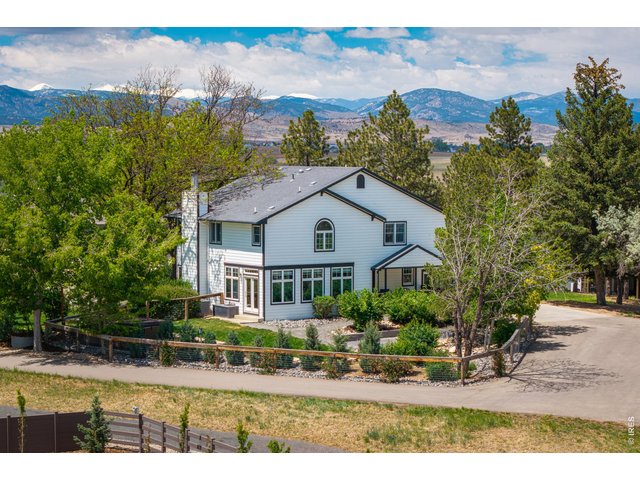 Property Photo 3 Located on the only 1+ acre lot in the sought after Harvest Community.