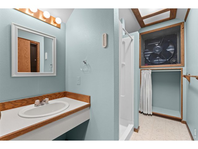Property Photo 24 Loft bathroom with walk in closet