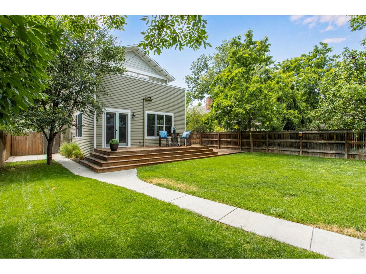 Property Photo 5 Beautifully Kept Rear Yard
