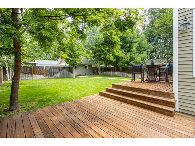 Property Photo 8 Large Rear Yard