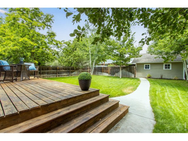 Property Photo 9 Newly Stained Rear Deck