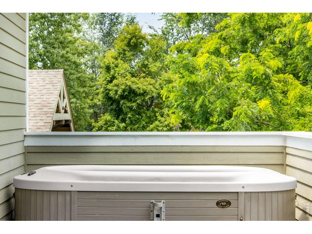 Property Photo 14 Hot Tub Included