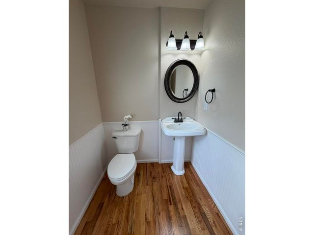 Property Photo 7 Charming power bath with newly refinished oak floors