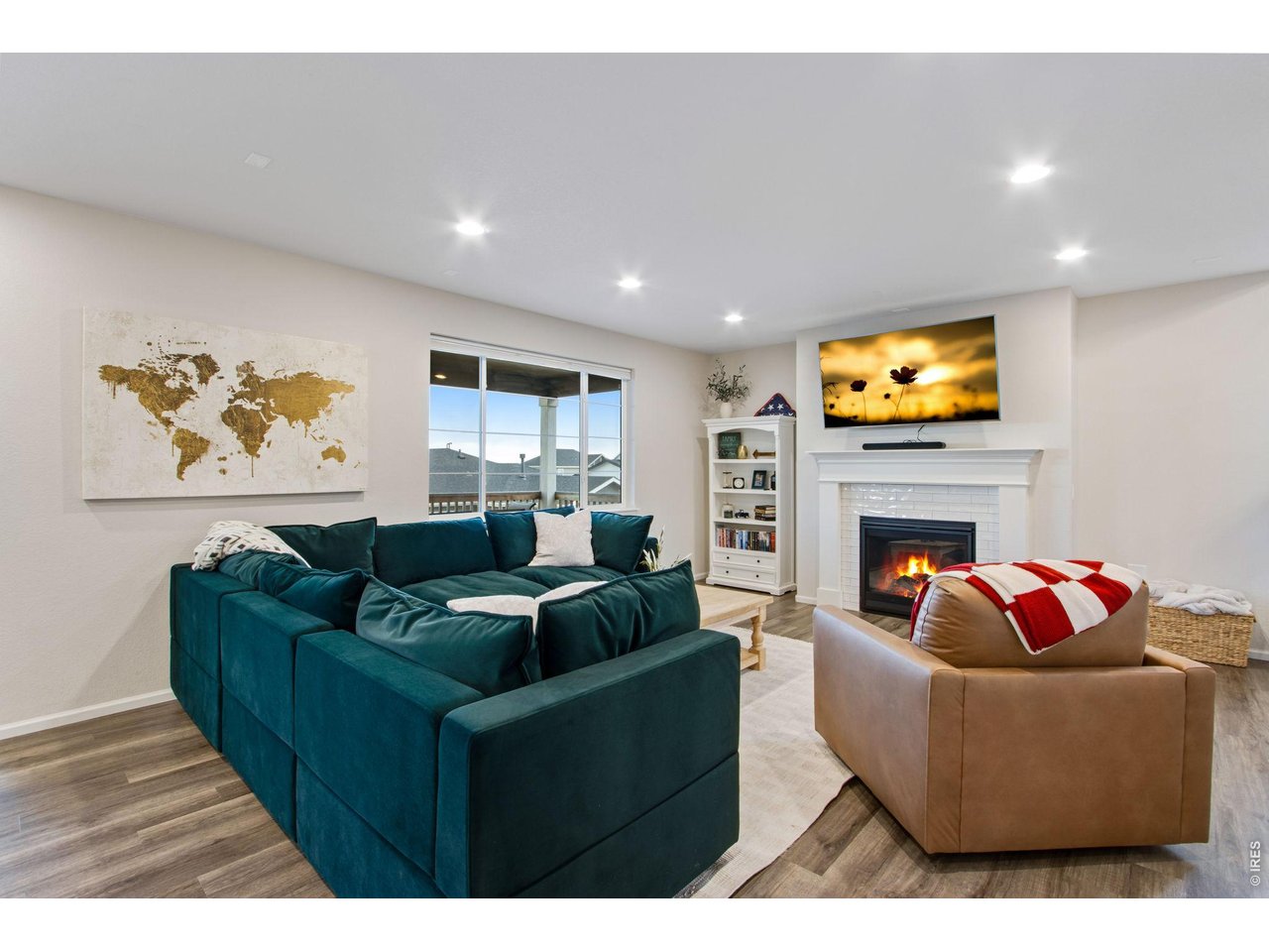 Property Photo 11 Gas fireplace in living room