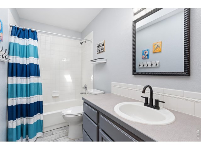 Property Photo 30 Guest bath upstairs