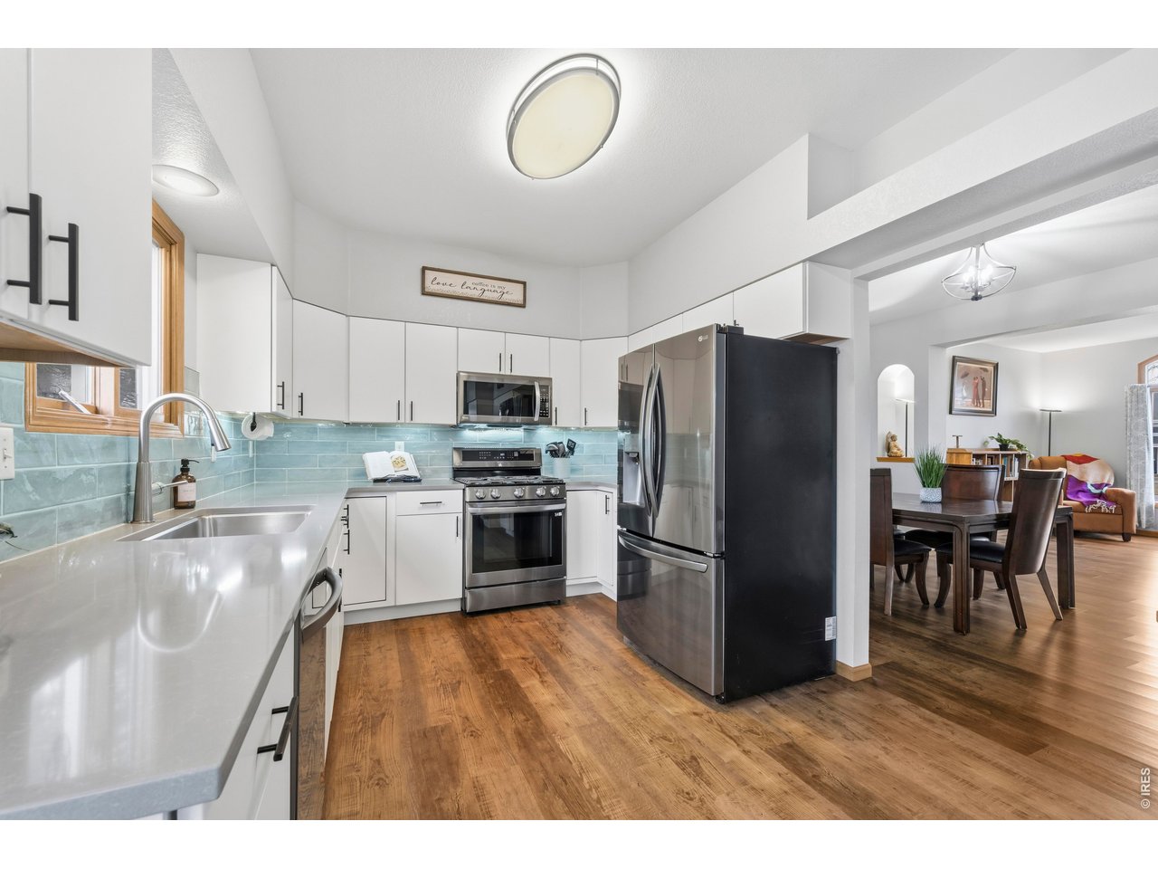 Property Photo 13 Fully updated kitchen with quartz countertops