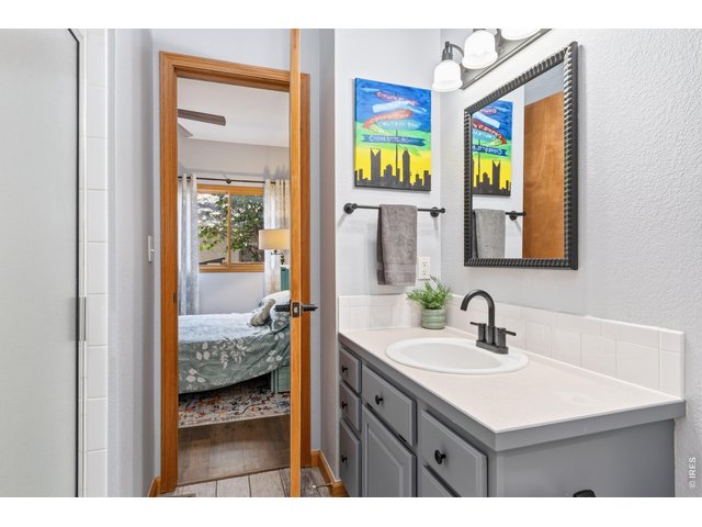 Property Photo 31 Guest bath on main level