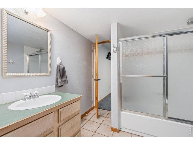 Property Photo 40 Basement bathroom