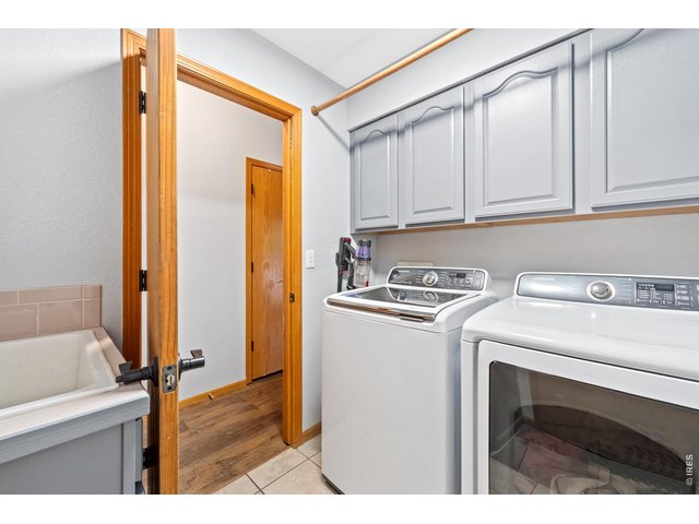 Property Photo 41 Laundry room off garage
