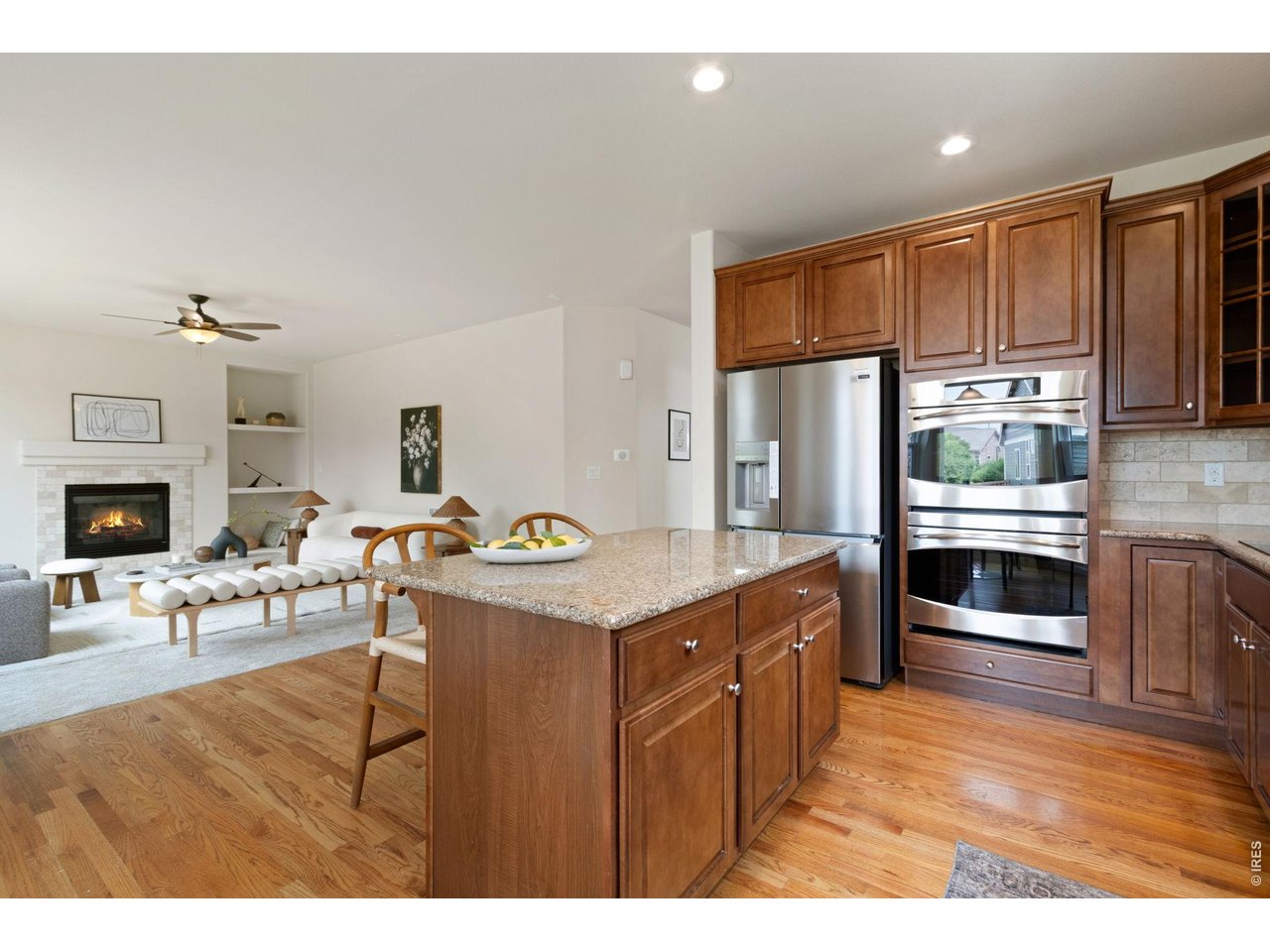Property Photo 13 Double ovens, new high-end refrigerator