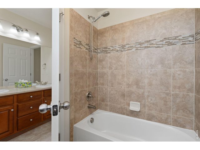 Property Photo 30 Jack and Jill bathroom- shower/tub and toilet in a separate area you can shut off