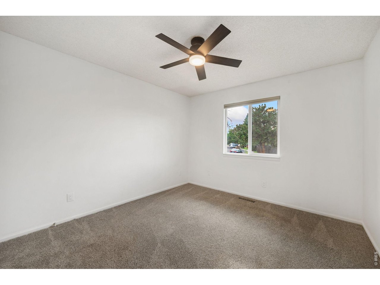 Property Photo 19 Lots of natural light in this upstairs bedroom.