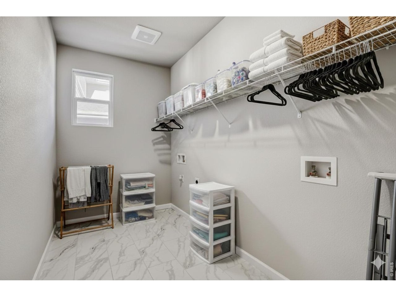 Property Photo 24 Laundry room