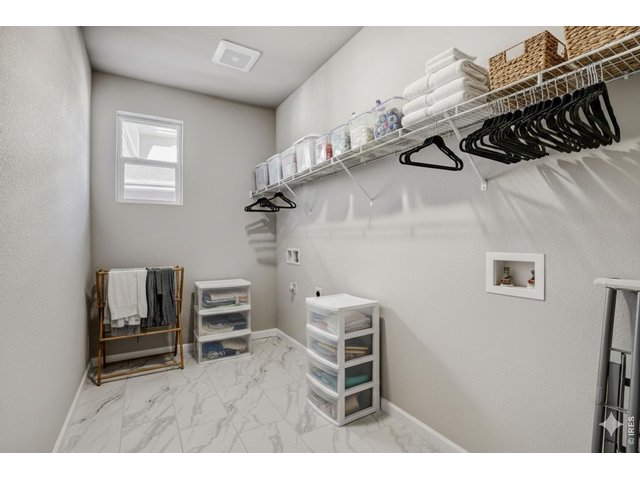 Property Photo 24 Laundry room