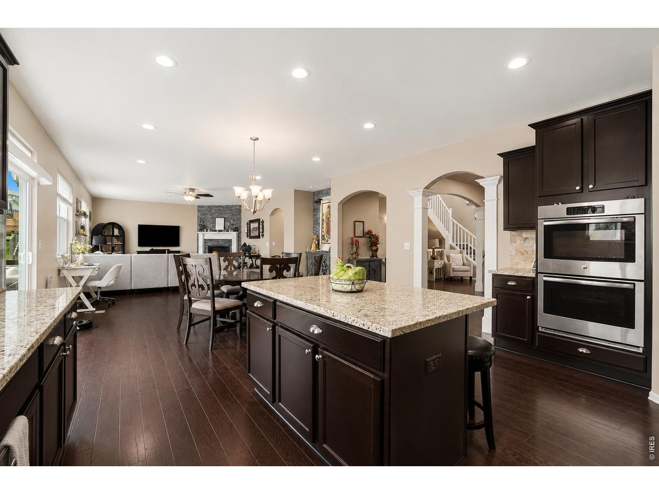 Property Photo 4 Open floor plan