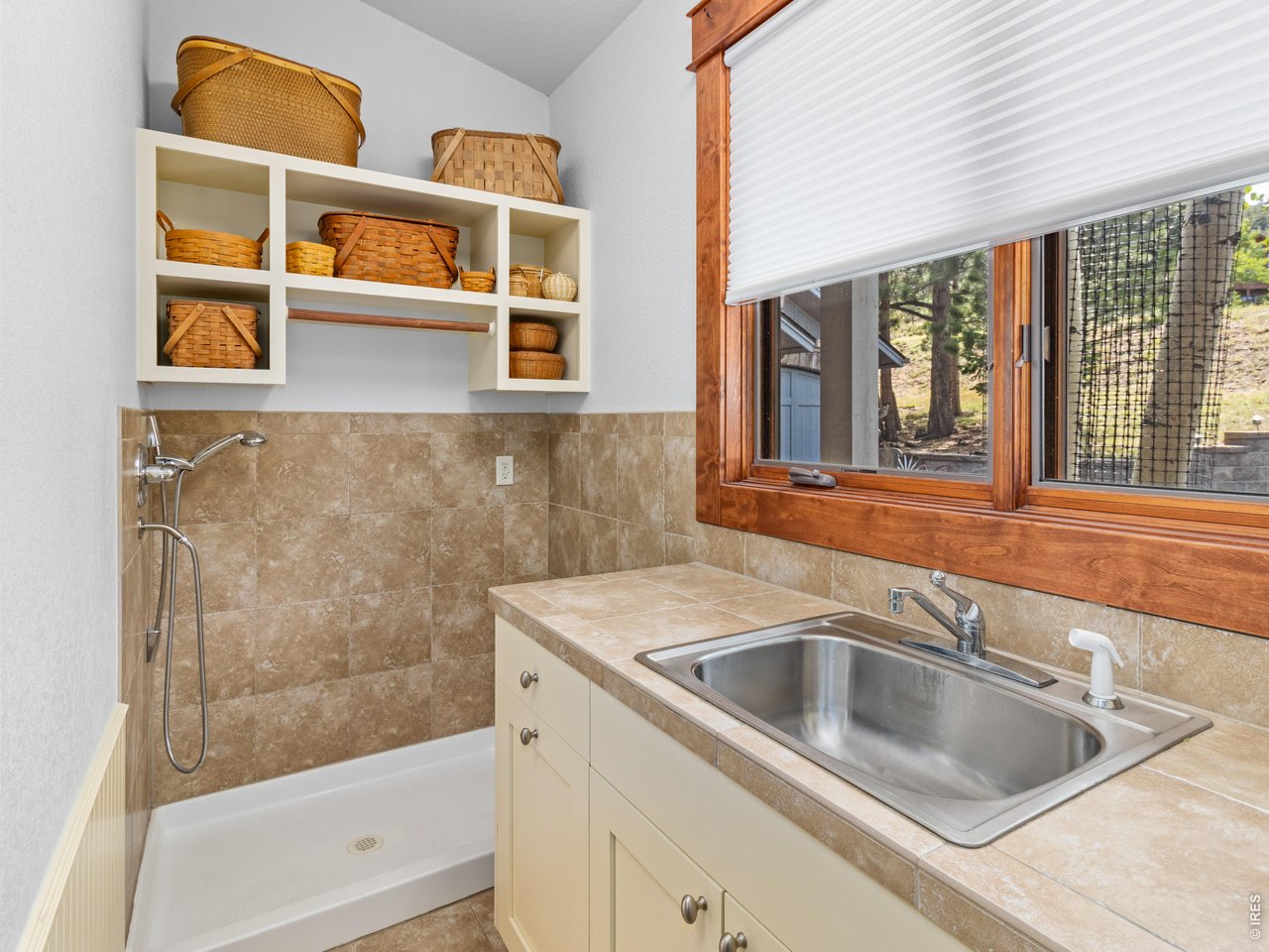Property Photo 46 Laundry room includes sink and convenient dog wash