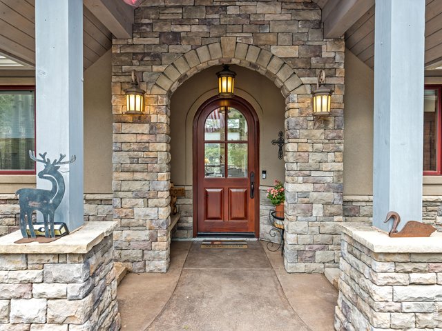 Property Photo 47 Stunning entrance