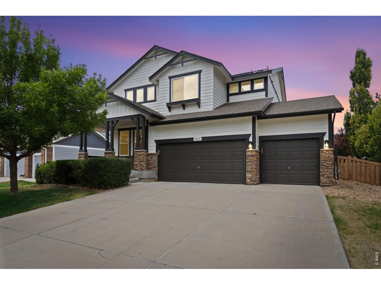 Property Photo 1 Amazing curb appeal with owned solar panels!