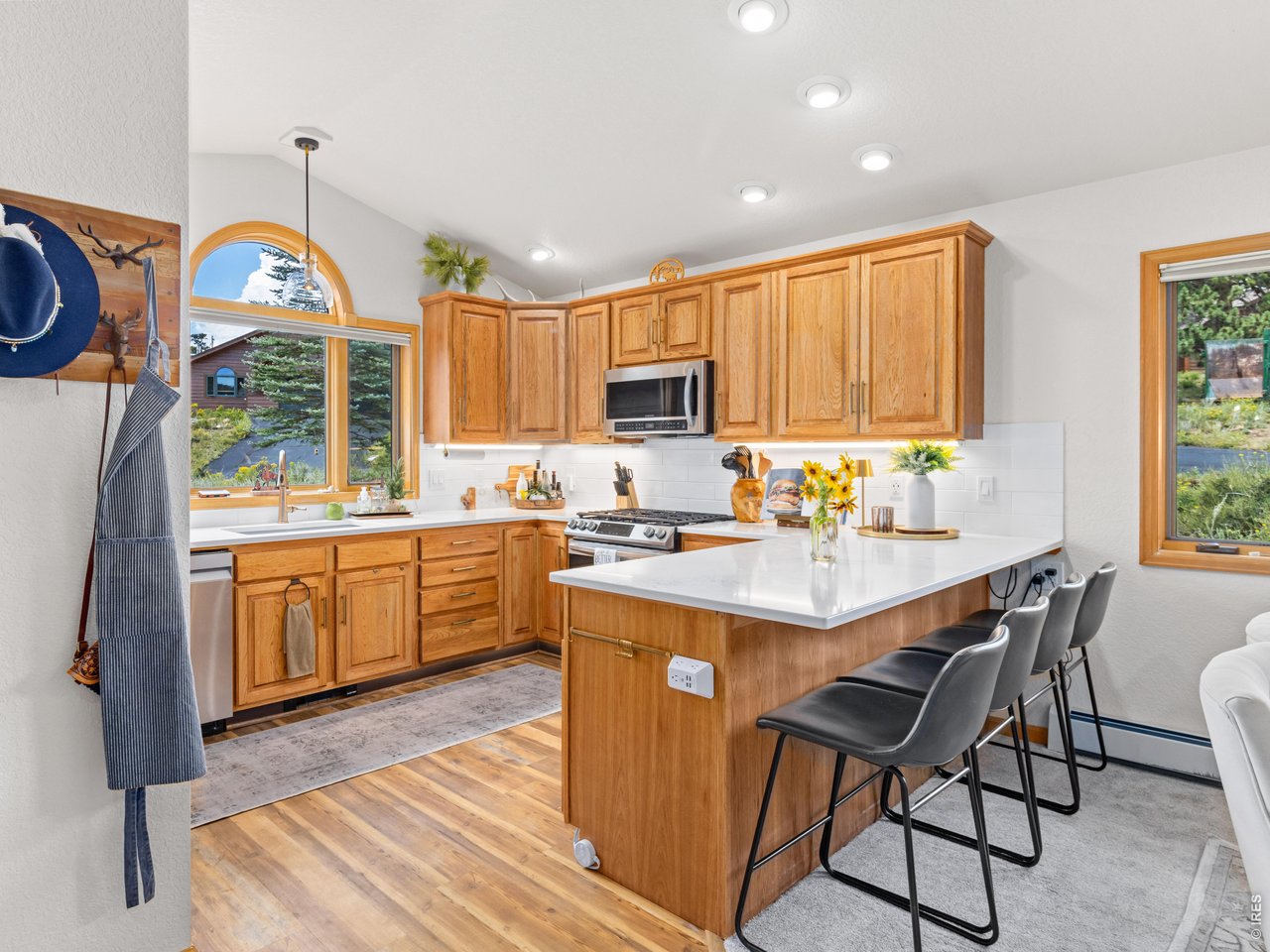 Property Photo 11 Open layout kitchen