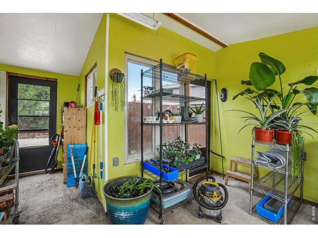 Property Photo 44 Your very own GREENHOUSE! A gardeners perfect space!