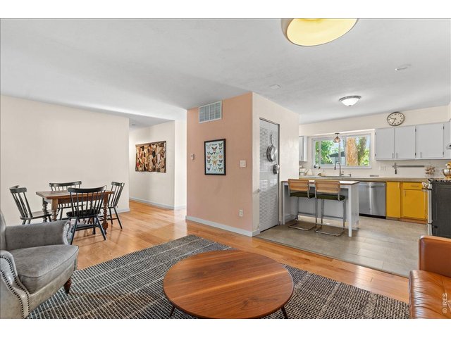 Property Photo 17 Bright and open living space