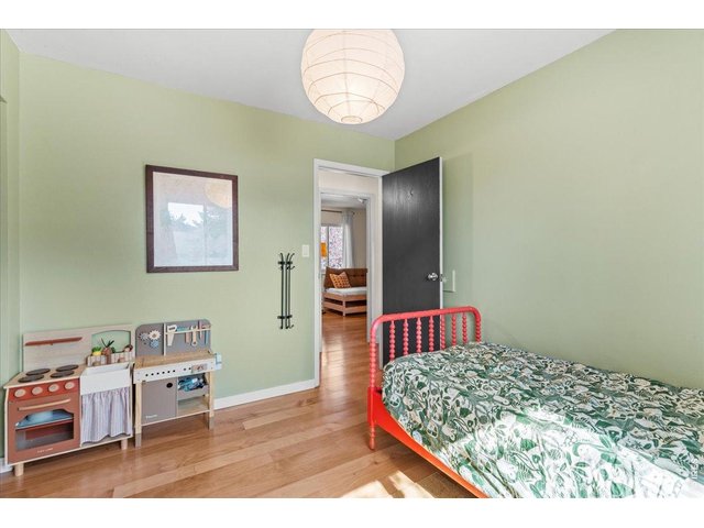 Property Photo 30 2nd bedroom