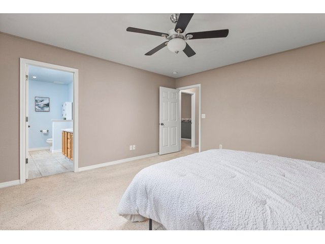 Property Photo 13 Huge primary bedroom with ensuite bathroom