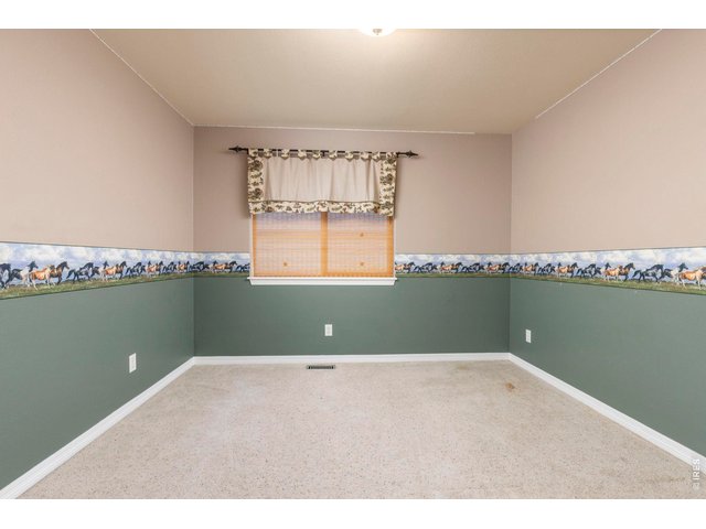 Property Photo 17 bedroom 2