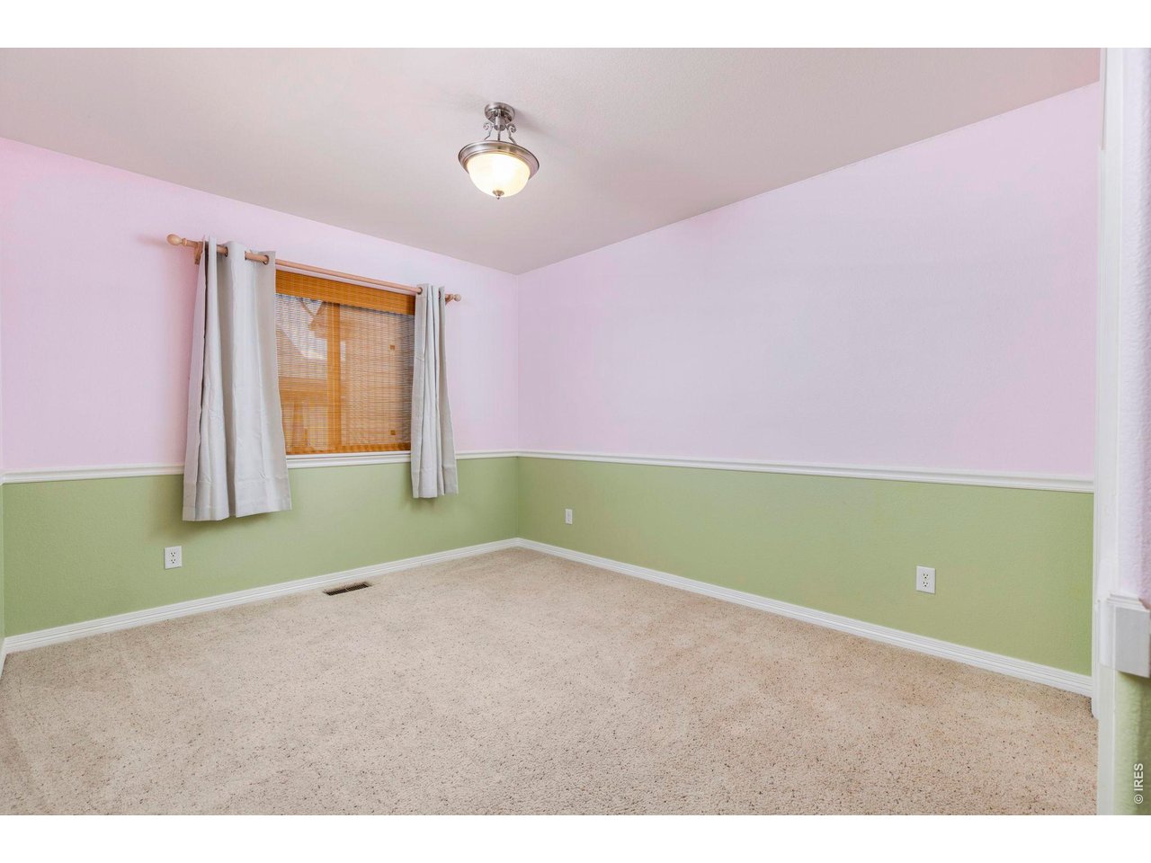 Property Photo 18 bedroom 3