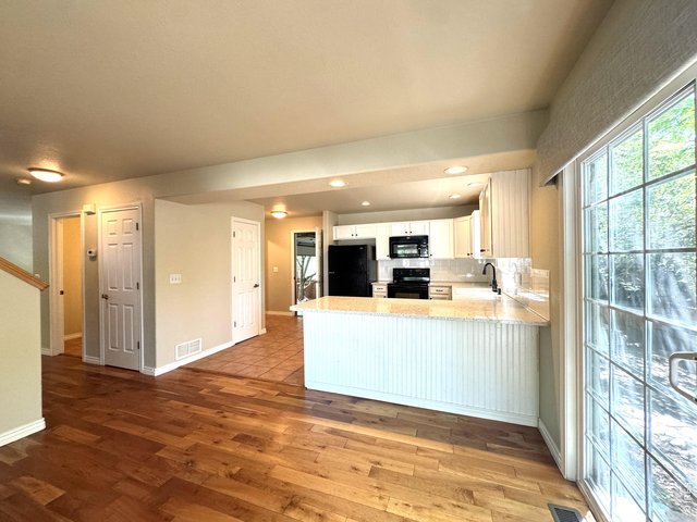 Property Photo 13 Open Kitchen