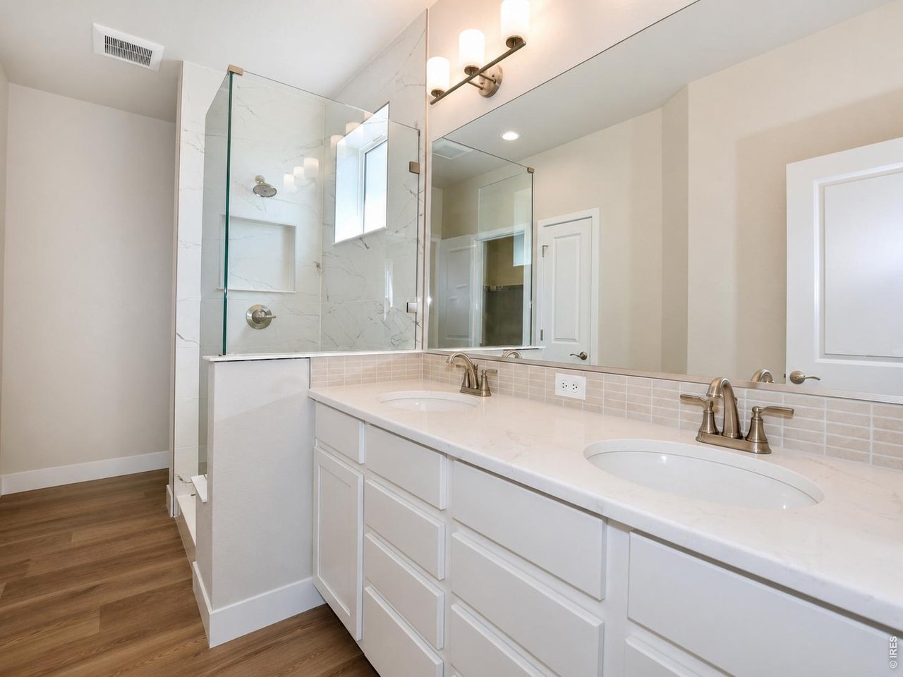 Property Photo 22 Primary Bath