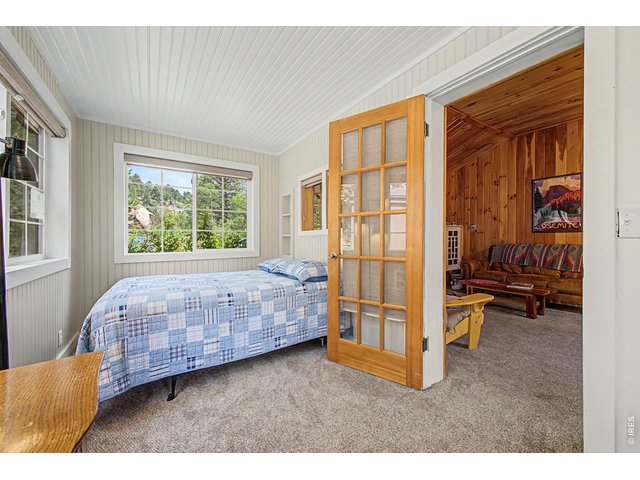 Property Photo 18 Guest bedroom