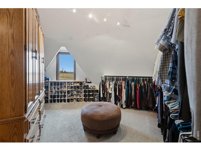 Property Photo 18 Massive walk in closet