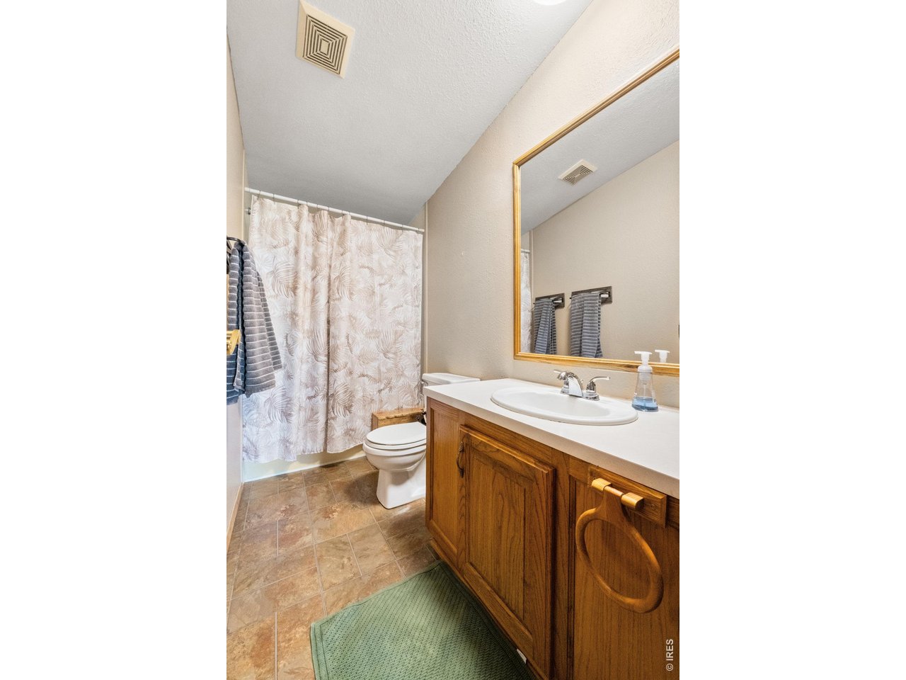 Property Photo 32 Bathroom #2