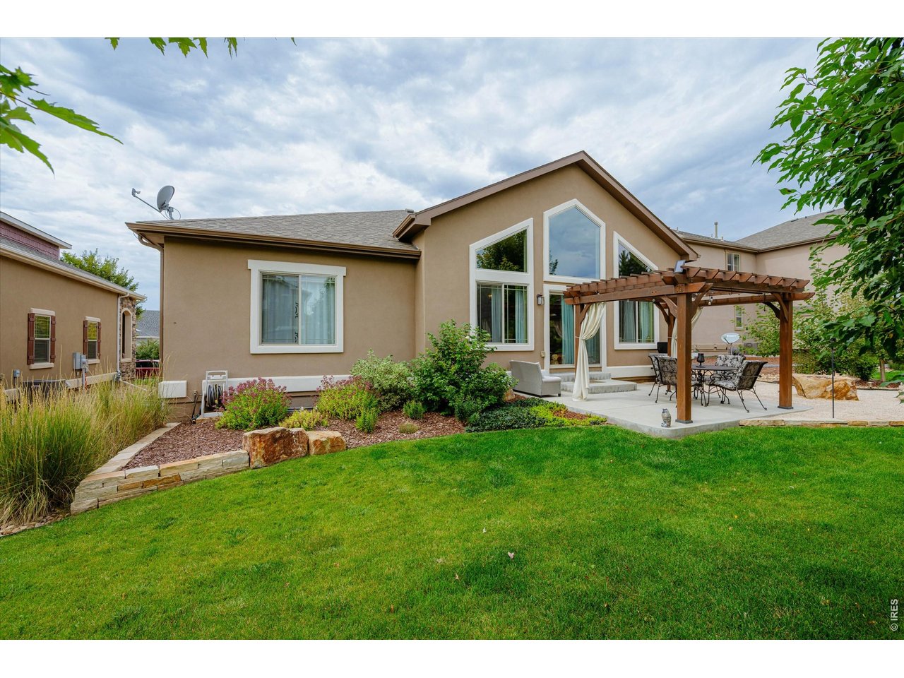 Property Photo 2 Welcome Home! Ranch Style Home Backing to Greenbelt in a NO METRO TAX Community!