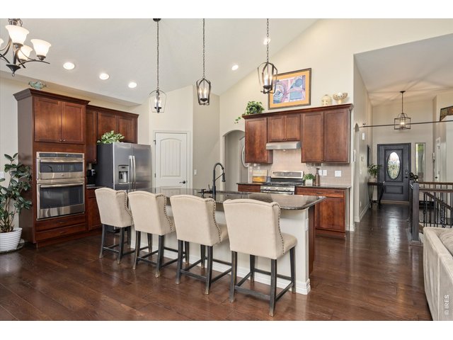 Property Photo 10 Double Ovens, Stainless Steel Appliances, Upgraded Light Fixtures!