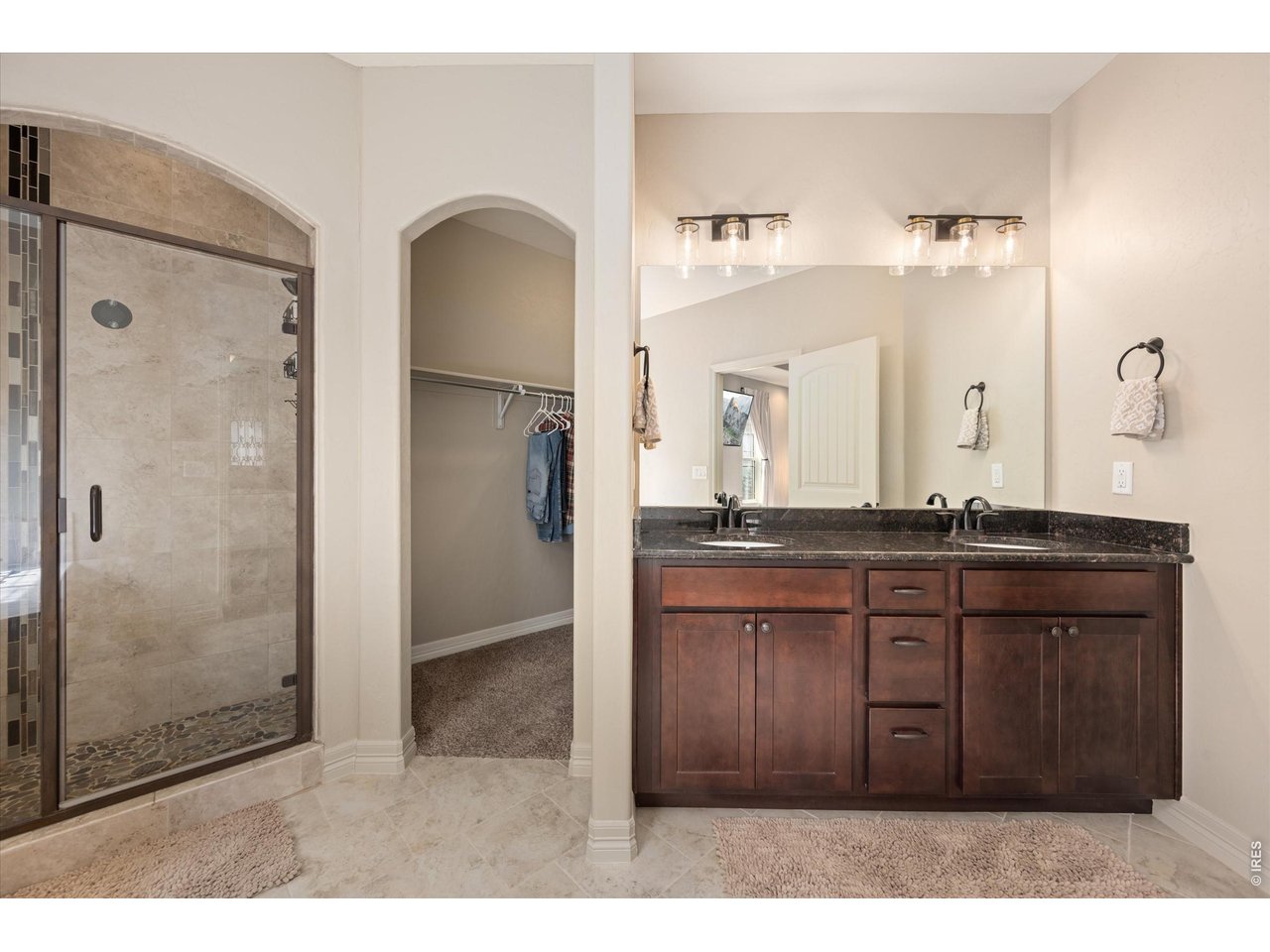 Property Photo 17 Dual Sinks, Granite Counters!