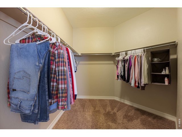 Property Photo 18 Large Walk In Closet!