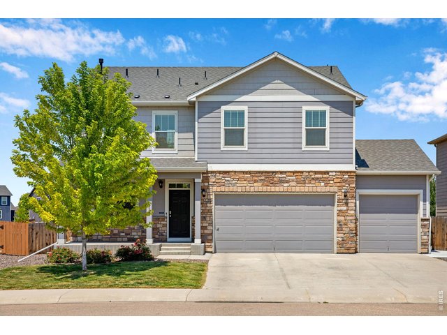 Property Photo 2 Welcome home to 912 Charlton Dr.!