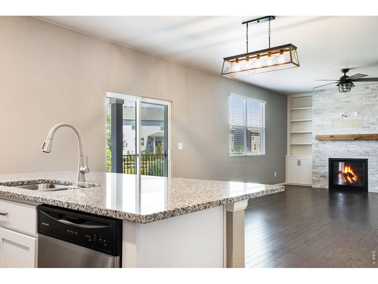 Property Photo 18 Perfect floor plan for entertaining