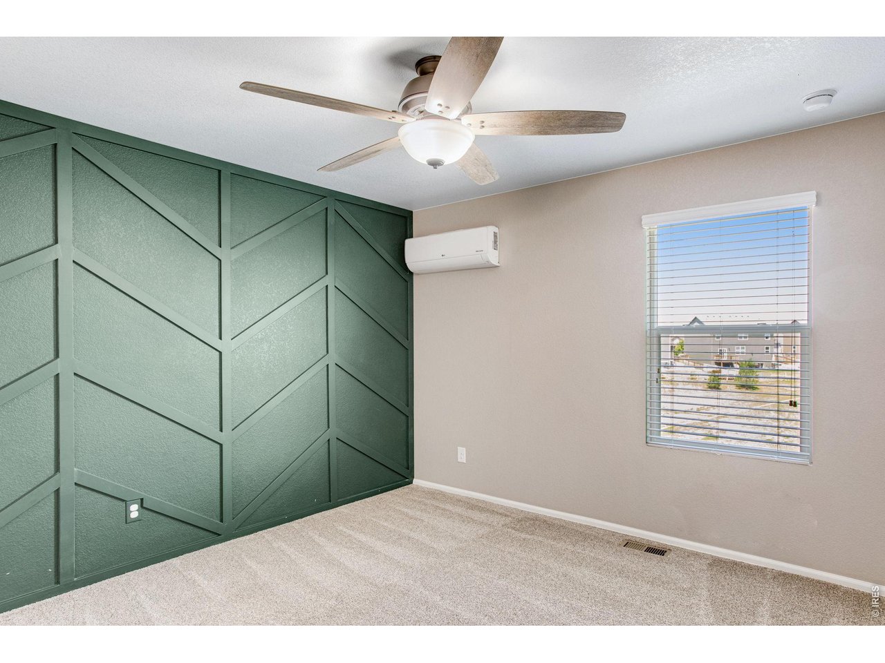 Property Photo 39 Tasteful accent wall