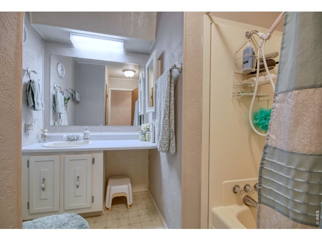 Property Photo 23 Main floor full bath