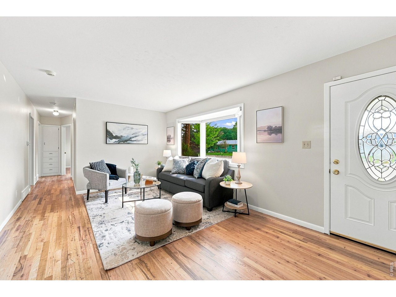 Property Photo 4 Living Room