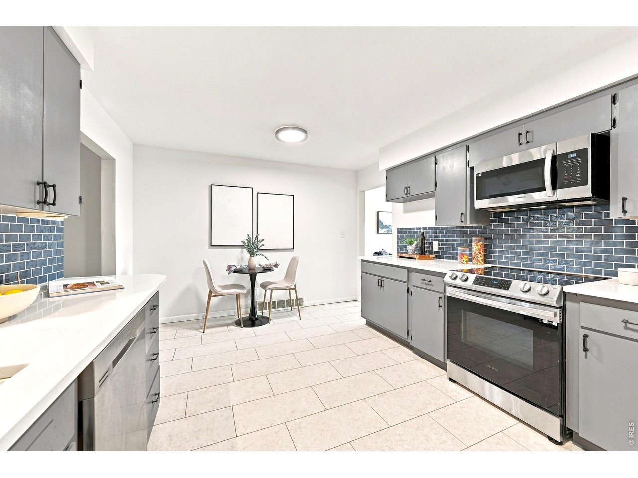 Property Photo 8 Kitchen