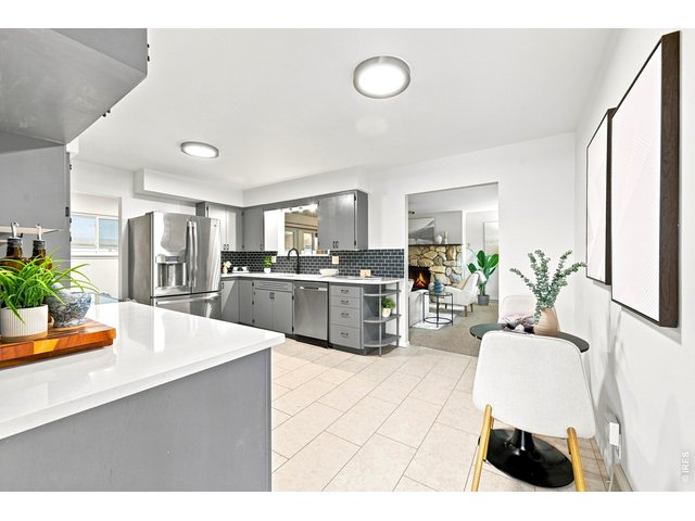 Property Photo 10 Kitchen
