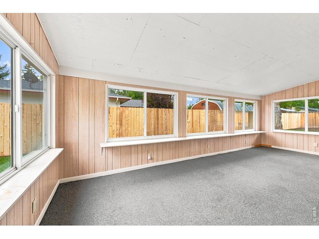Property Photo 24 Sunroom / Enclosed Porch