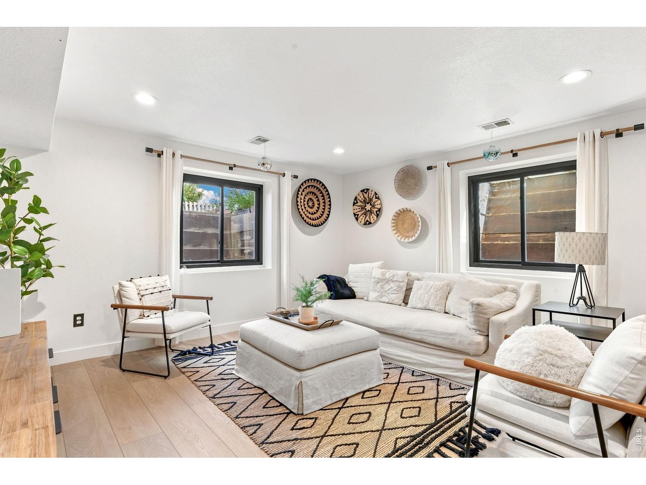 Property Photo 30 Beautifully decorated finished basement. Rec room in basement. (30' x 15')