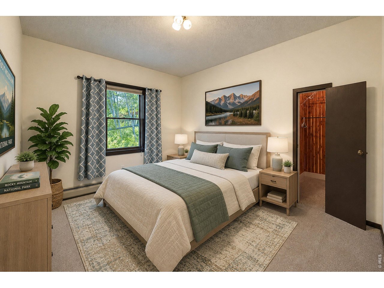Property Photo 19 Back bedroom with cedar closet - virtually staged